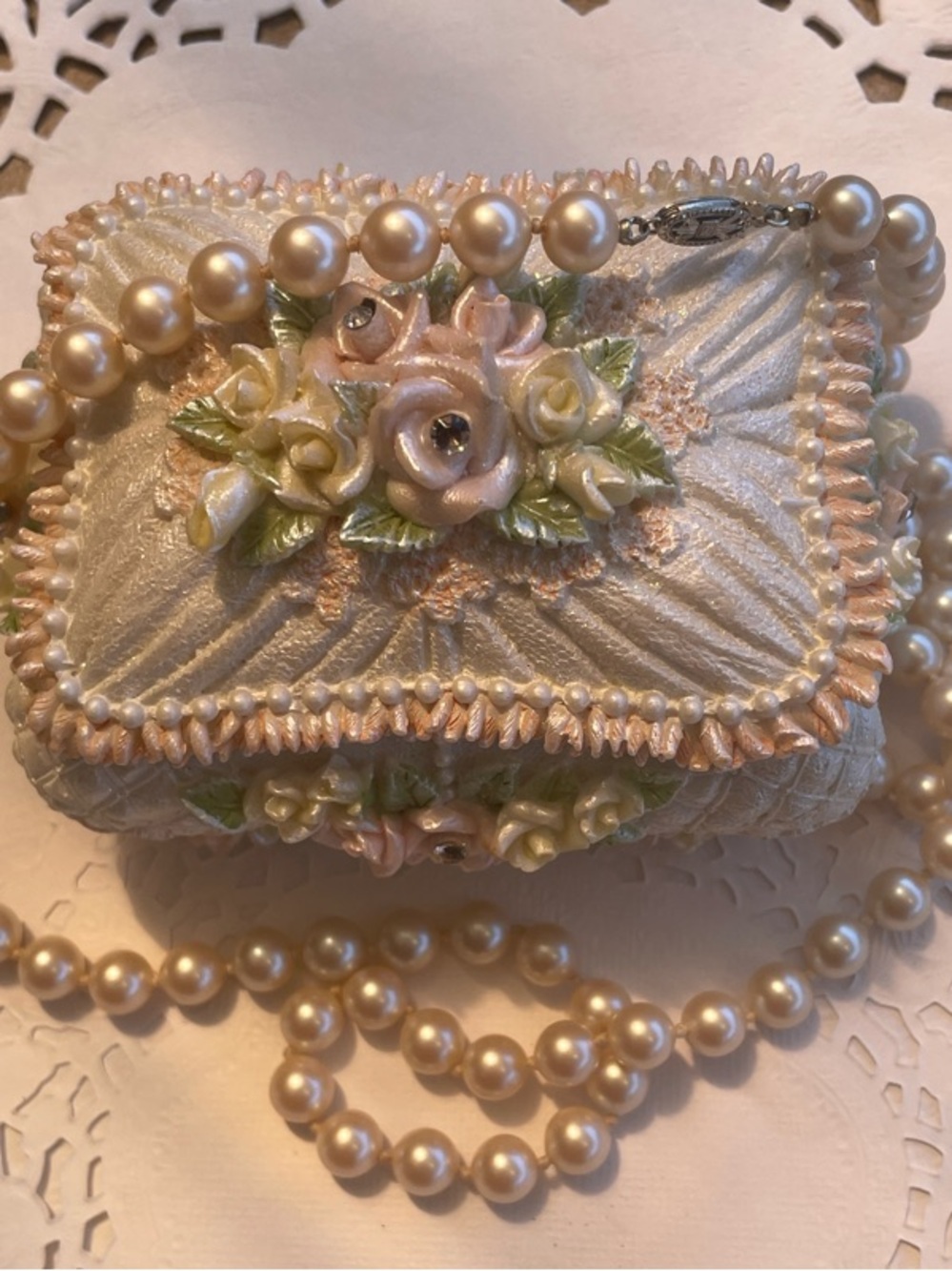 🫖🌸 Vintage Floral Trinket Box Filled With Brooches